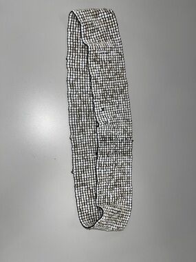 Source Unknown White and Black Beaded Waist Stretch Belt
